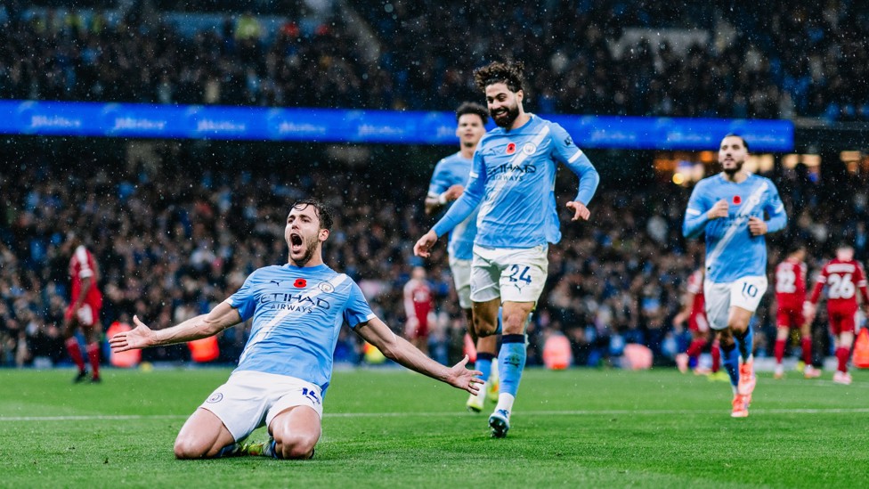 KNEE SLIDE : Nico enjoyed that!