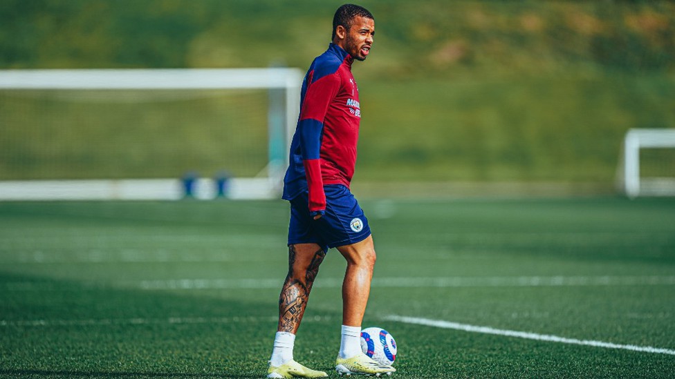 FAB GAB: Gabriel Jesus gets ready for the next drill
