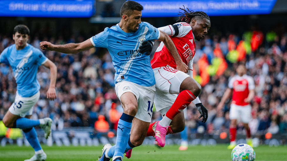 MIDFIELD TUSSLE : Trying to get the midfield advantage.