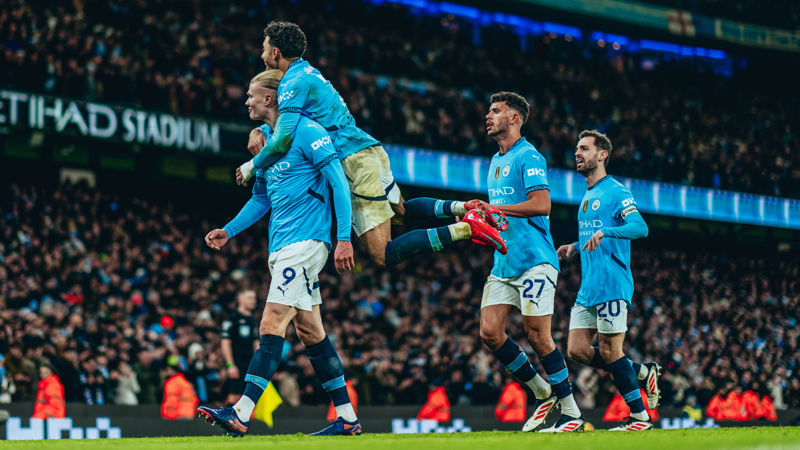 Como posso assistir a City x Newcastle na TV?