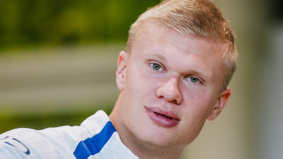 HEY THERE : Erling Haaland spots the camera