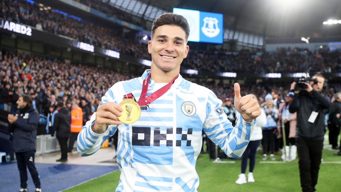 صور: عودة ألفاريز بطل كأس العالم