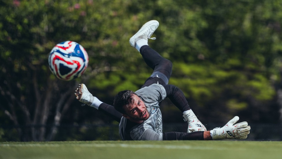 DEEP DIVE : Marcus Bettinelli at full stretch