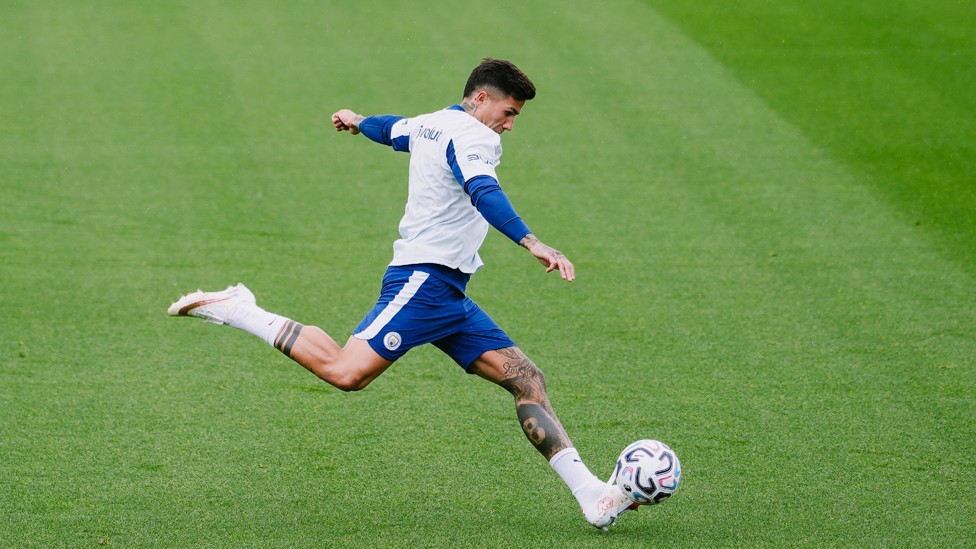 SHARP SHOOTER : Fernández with the strike