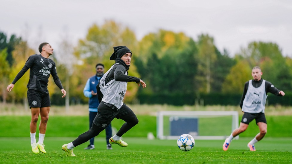 RUNNING MAN : Marmoush on the ball