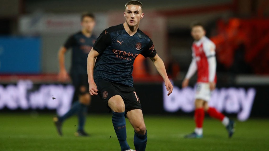 Harwood-Bellis rejoint Blackburn en prêt