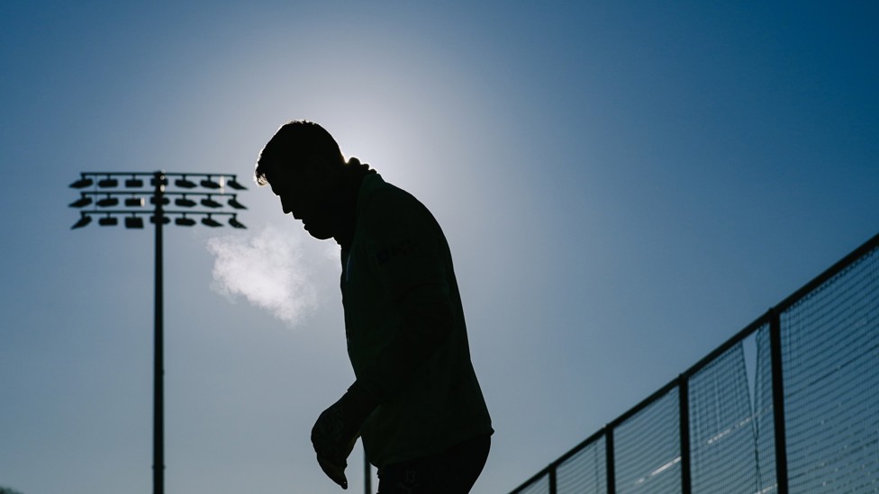 SILHOUETTE-INELLI : A moody shot of Marcus Bettinelli