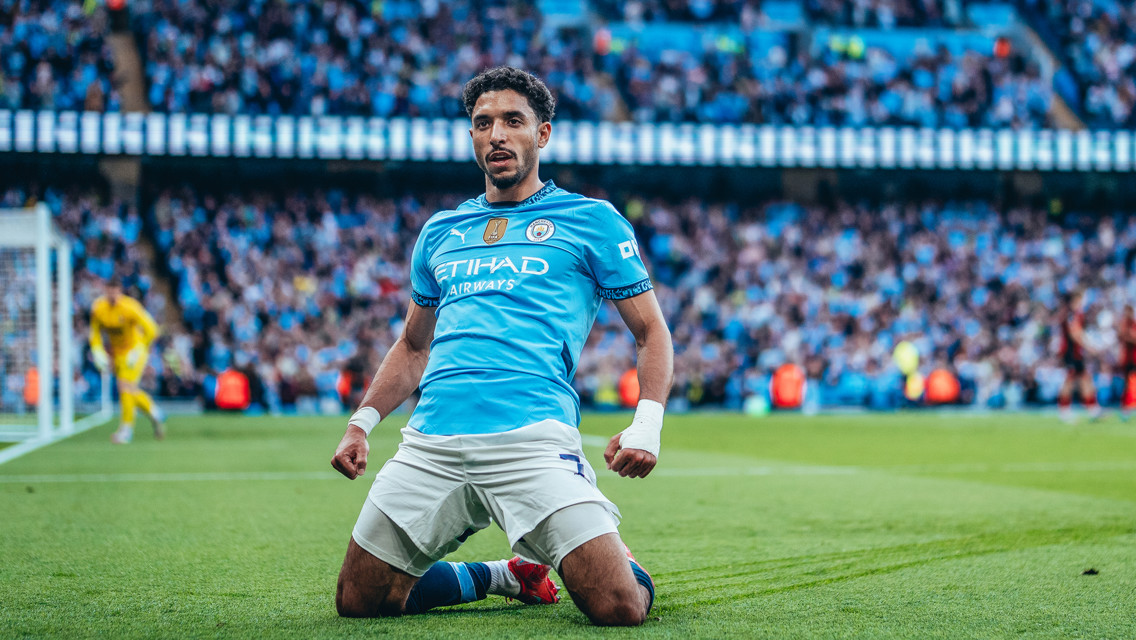 KNEE SLIDE: Marmoush enjoyed that!