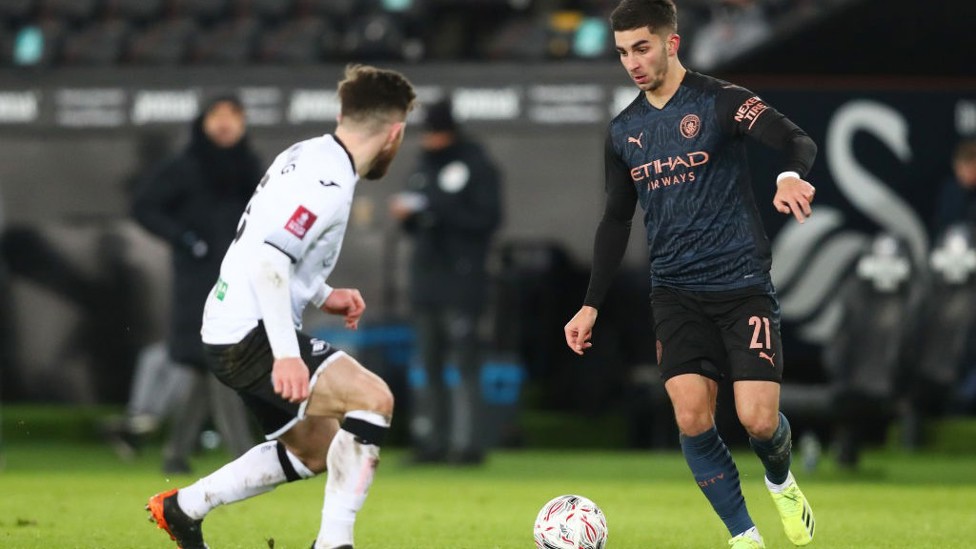 TWINKLE-TORRES: Ferran Torres looks to get past his man