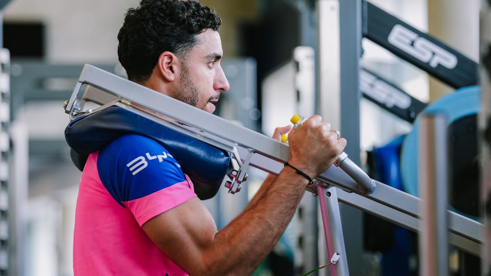 CALF RAISES : Omar Marmoush gets to work in the gym