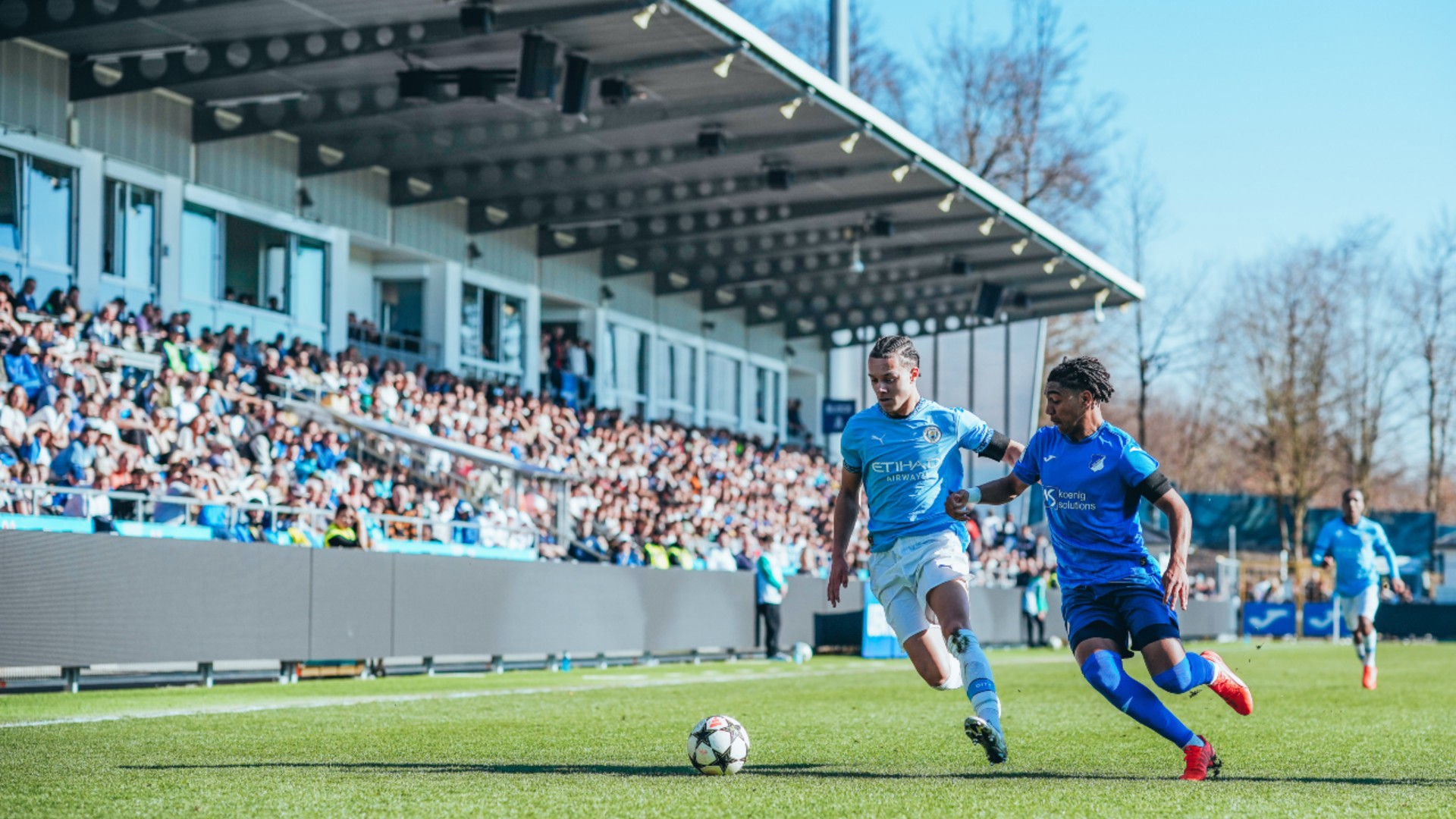 SUNNY SCENE : Matty Henderson-Hall breaks down the right.