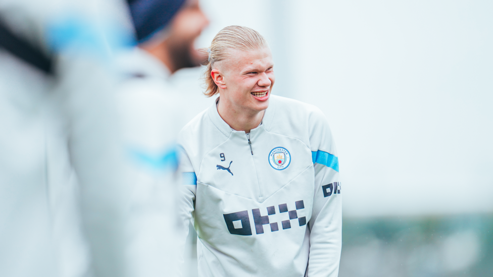 ALL SMILES : Erling Haaland enjoying his return to training