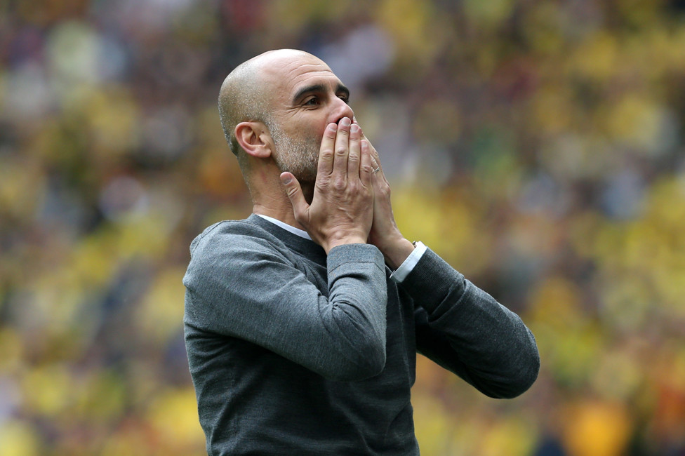 UM CRIADOR DE HISTÓRIAS  : Pep comemora o título da Copa da Inglaterra, em maio de 2019.