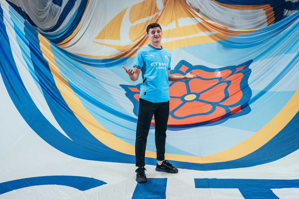 BLUE IS THE COLOUR : Ready to represent the badge.