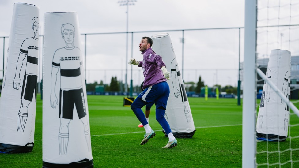 IN THE AIR : Marcus Bettinelli keeps his eye on the ball