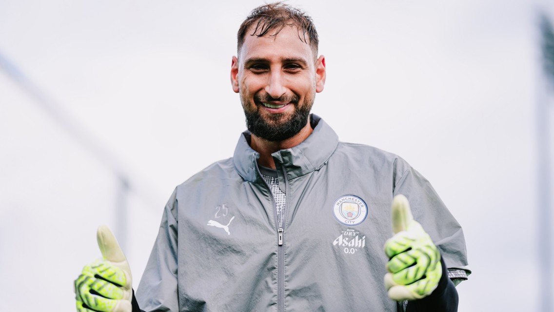 Latihan: Hari perdana Donnarumma