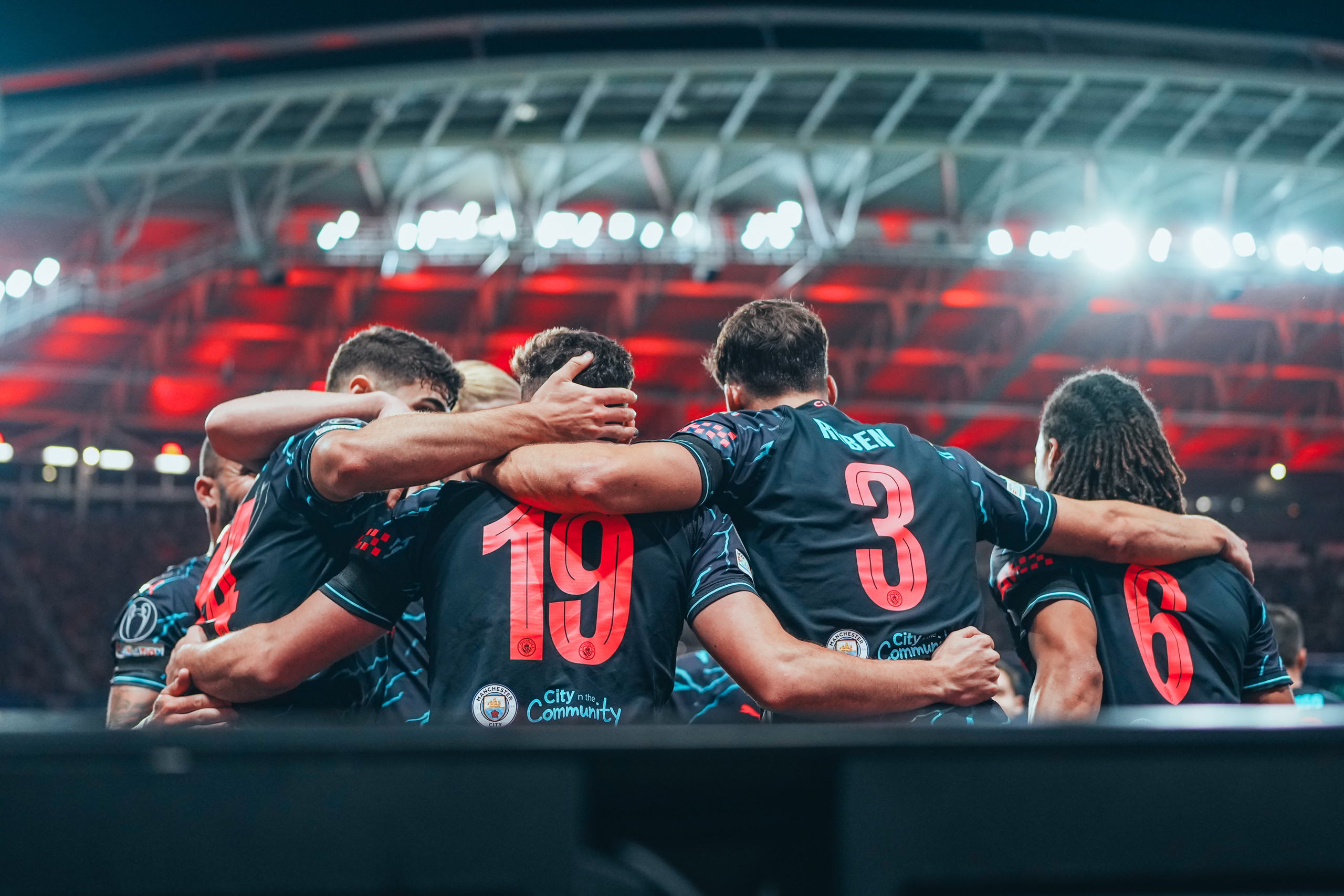 City faz 3 a 1 no RB Leipzig e garante liderança do grupo na Champions