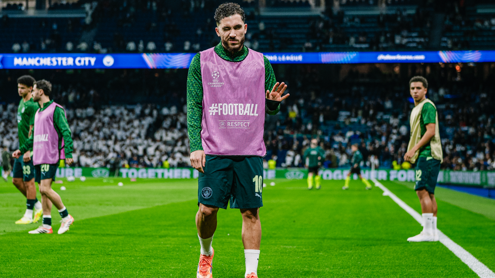 CHEEKY CHERKI : Wink and wave!