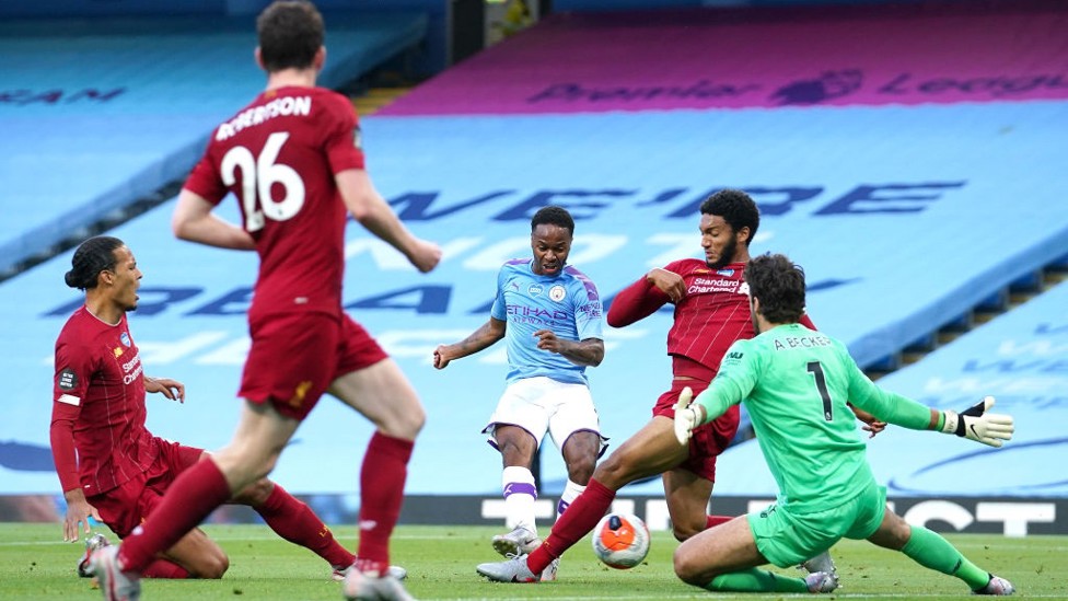 KERJA KERAS STERLING : Raz menambah keunggulan sepuluh menit kemudian