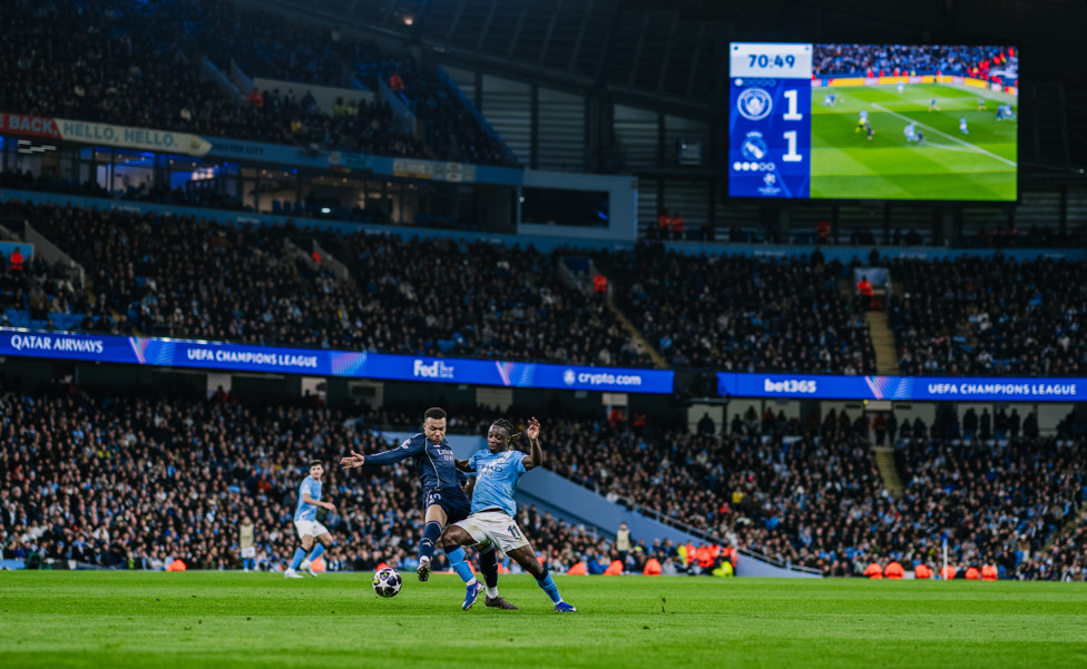 Doku contra Mbappé. 