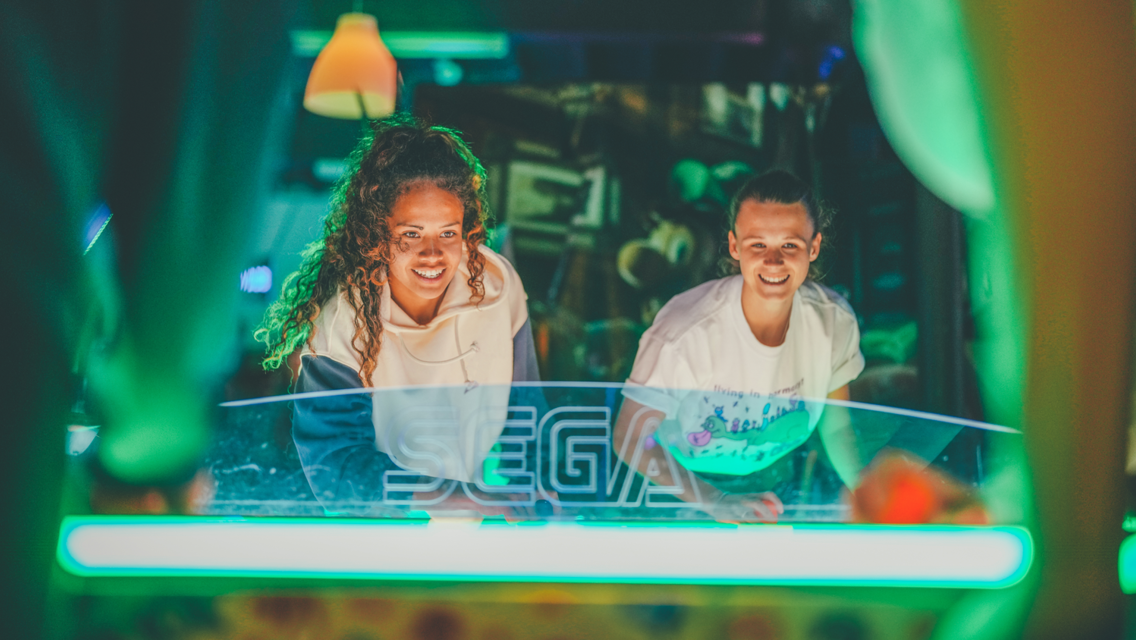Gallery: Casparij and Fowler hit the arcade!
