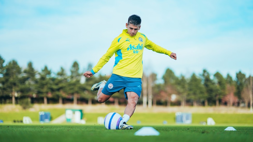 NEW KID ON THE BLOCK  : Claudio Echeverri takes aim. 