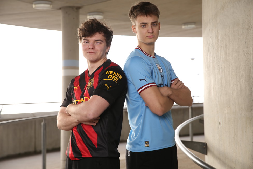A NEW TEAM MATE : Skram joins new signing Trippernn in his announcement content capture in 2023. 