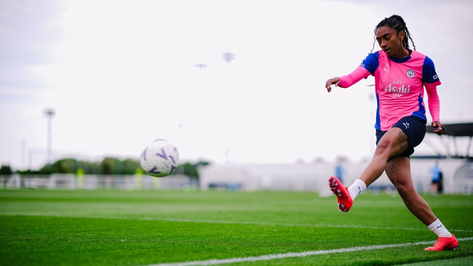 FIRE POWER : Kerolin with the strike!