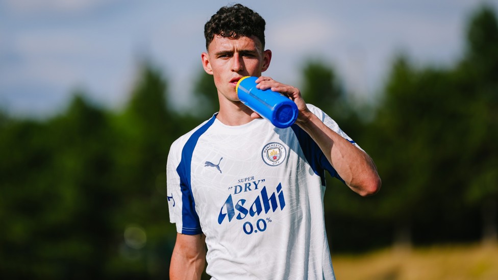 ONE OF OUR OWN  : Full focus from Phil Foden.