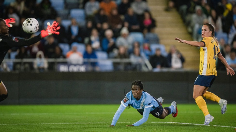 VICTORY OVER THE SEAGULLS: Bunny Shaw heads home our equaliser en route to an eventual 2-1 win over Brighton in our first home match of the season - September 2025