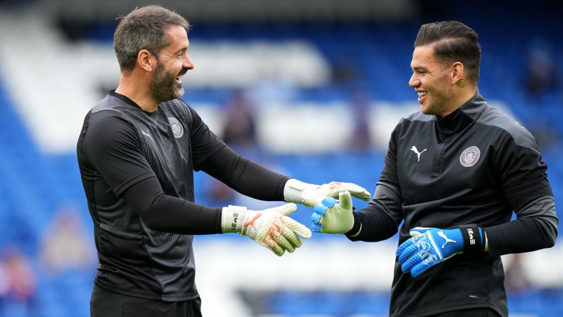 Carson tests Ederson with goalkeeper quiz!