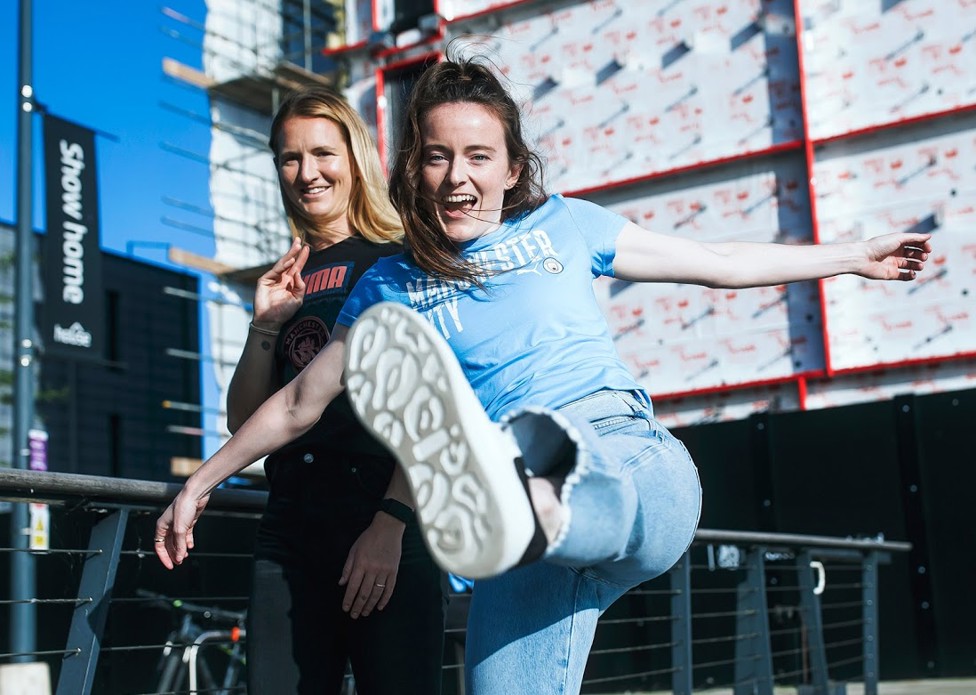 AGUSTUS : City menandatangani dua pemain Amerika juara Piala Dunia - Sam Mewis dan Rose Lavelle - saat bos baru, Gareth Taylor, membangun kekuatan baru tim.