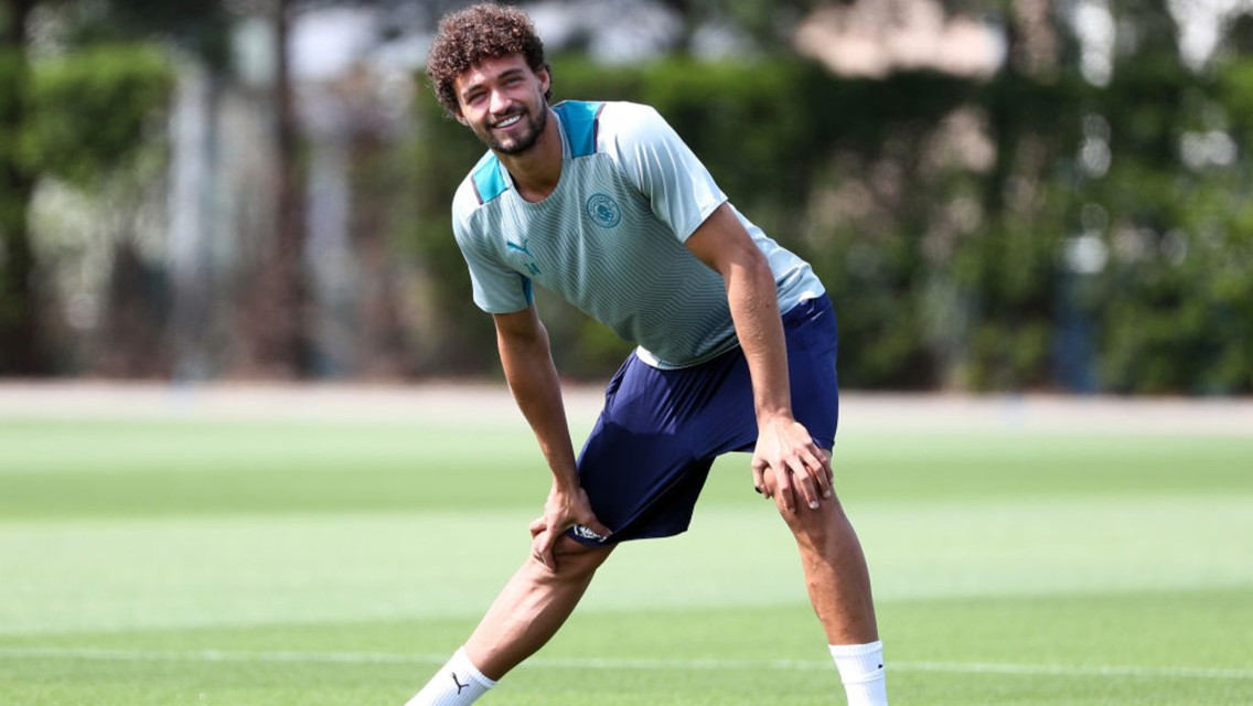 Sandler and Roberts join Troyes on loan