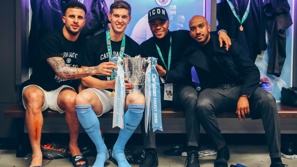PENANDA: John melakukan selebrasi setelah memenangkan trofi mayor pertamanya - Carabao Cup - pada Februari 2018.