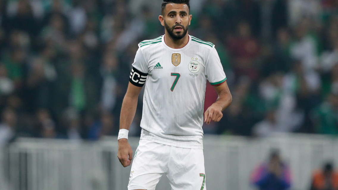 القائد محرز مع الجزائر
