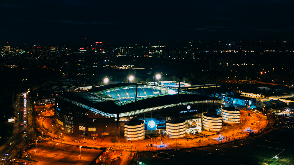 PALCO DE SEXTA-FEIRA  : Etihad receberá o 35º jogo de Copa da Inglaterra em sua história, com o duelo entre City e Arsenal na próxima sexta-feira (27).