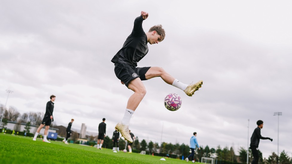 QUICK TRICKS BREAK : Jake Wain showcases his skills. 