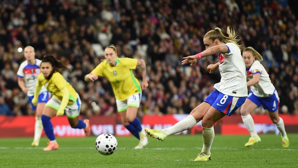 SUPER STANWAY : Former Blue Georgia Stanway makes it 2-1 from the penalty spot.