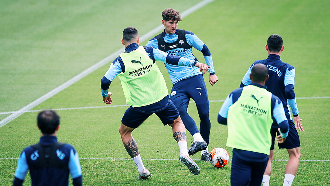 Latihan: Menuju Watford