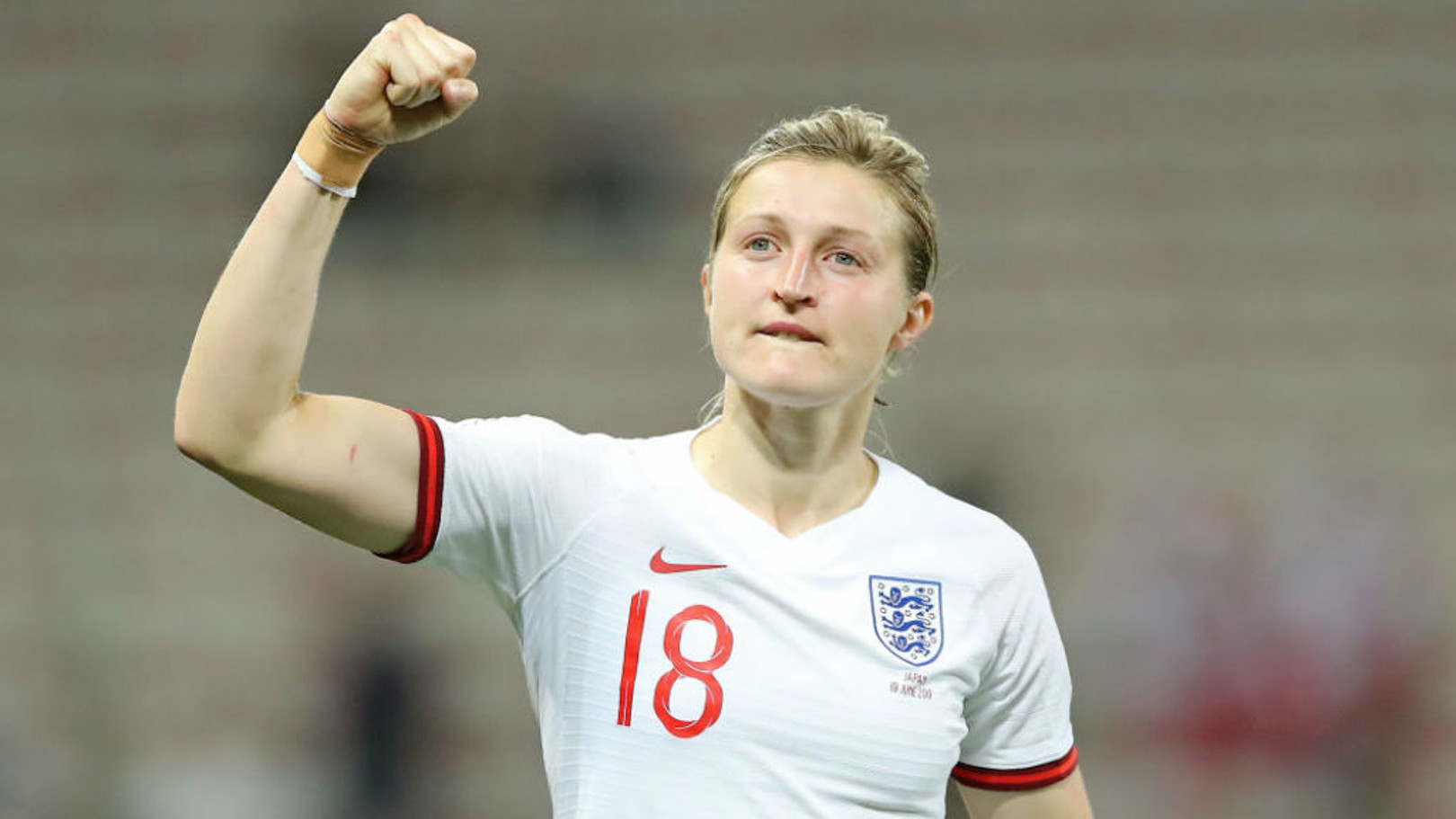 Ellen White inscrit un doublé avec l'Angleterre