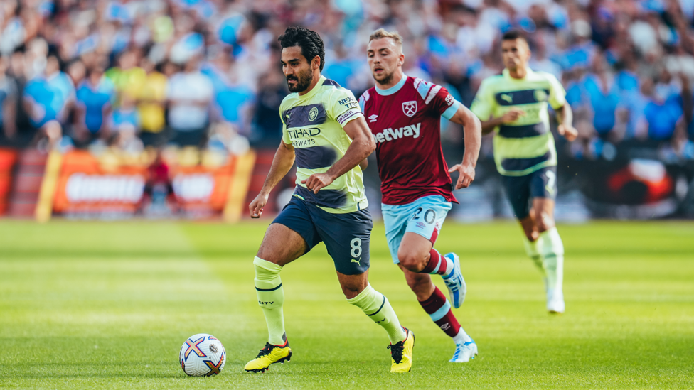 SILKY ILKAY : Gundogan evades Bowen in midfield.