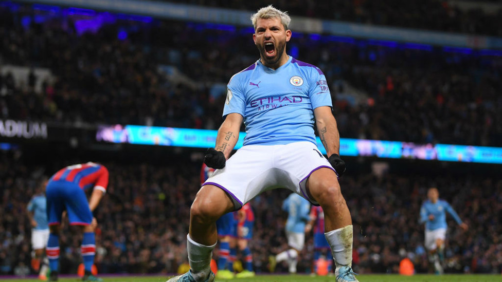 SERGIO AGÜERO. El Kun celebra su segundo gol ante el Palace.