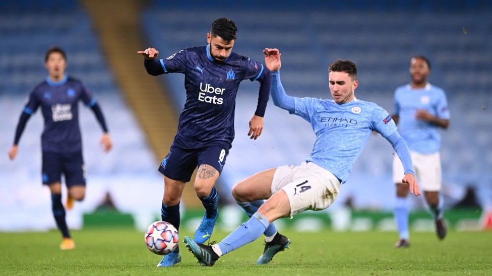 CLOSING LA PORTE : Aymeric Laporte making sure Morgan Sanson does not pass!