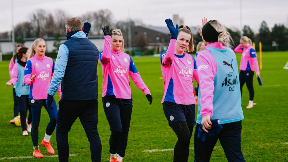 High fives : Jeglertz and the players back on the pitches