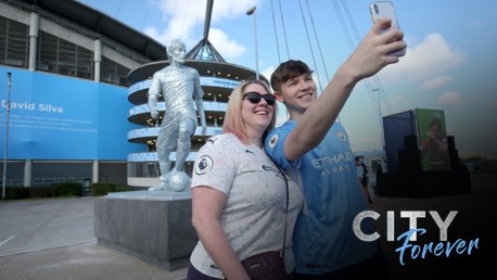 City Forever: Fans salute our statues of Kompany and Silva