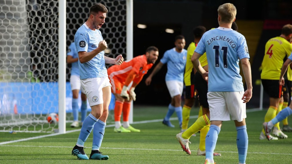 FANTASTIC FOUR : Laporte merayakan golnya