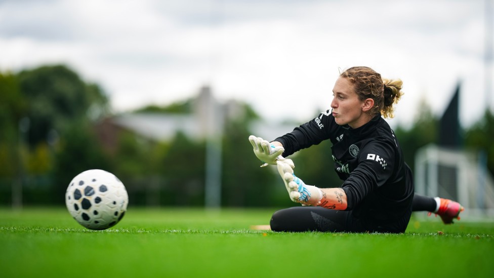 STOPPER : Katie Startup with the save