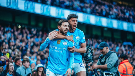 Dupla portuguesa faz gols do City na vitória contra Villa