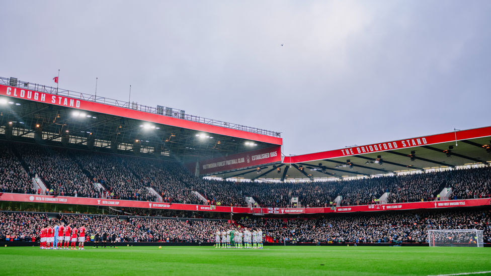 APPLAUSE : A minute's applause for Forest legend John Robertson, who sadly passed away recently.
