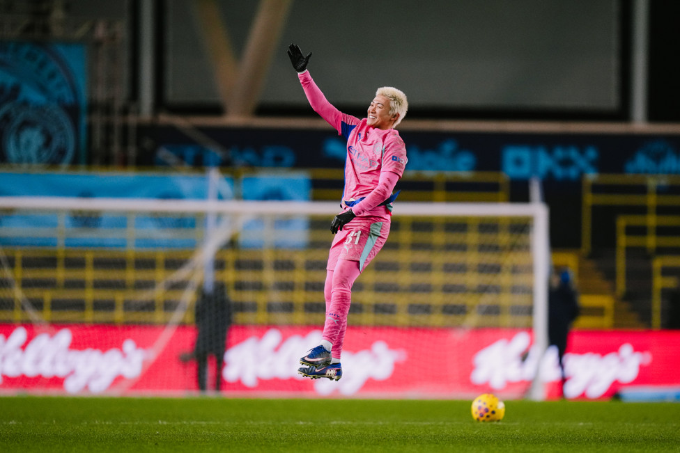 GET IN : Ayaka Yamashita celebrates the win with our fans
